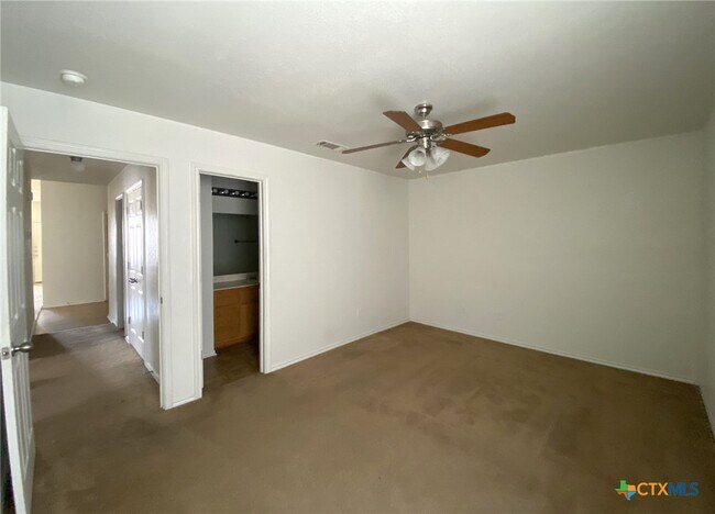 Building Photo - 2802 Ashley Dr