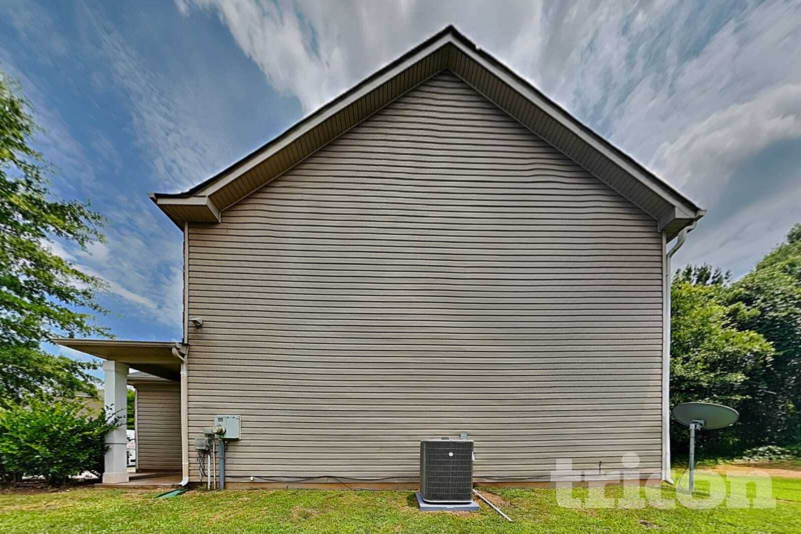 Building Photo - 30 Silver Willow Walk