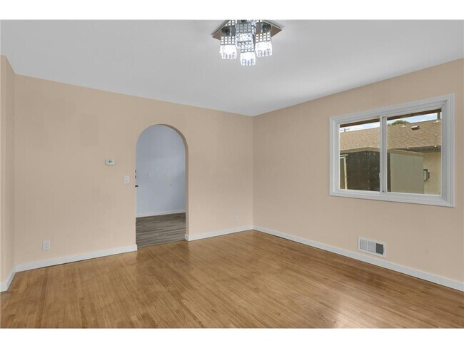 Building Photo - 4949 Jackson St NE