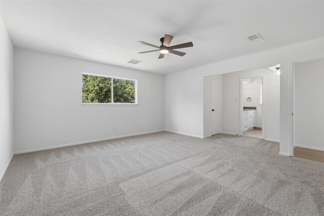 Building Photo - 3930 Cypress Hill Dr