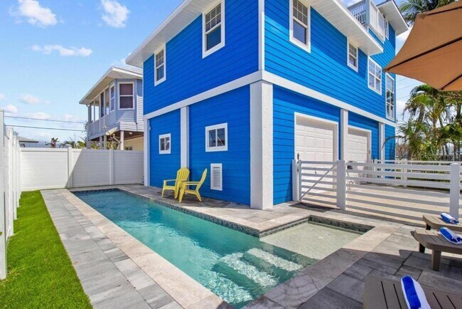 Primary Photo - 14500 N Bayshore Dr