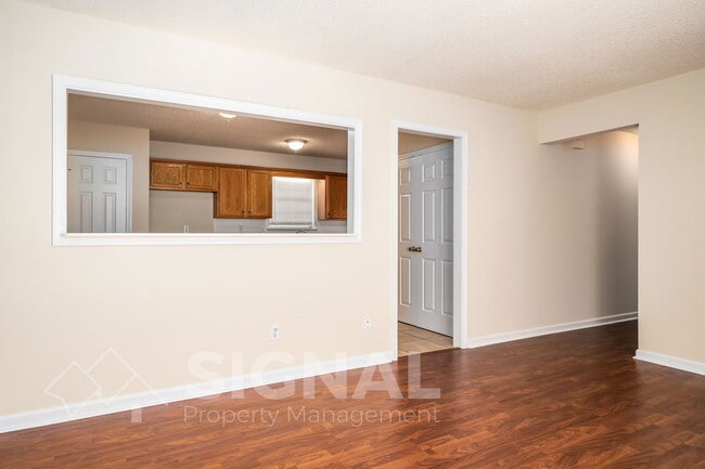 Building Photo - 1300 Yukon St