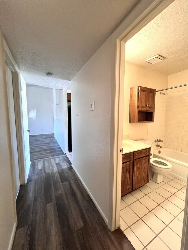 Building Photo - Near Academy Hills Park, Great NE Location...