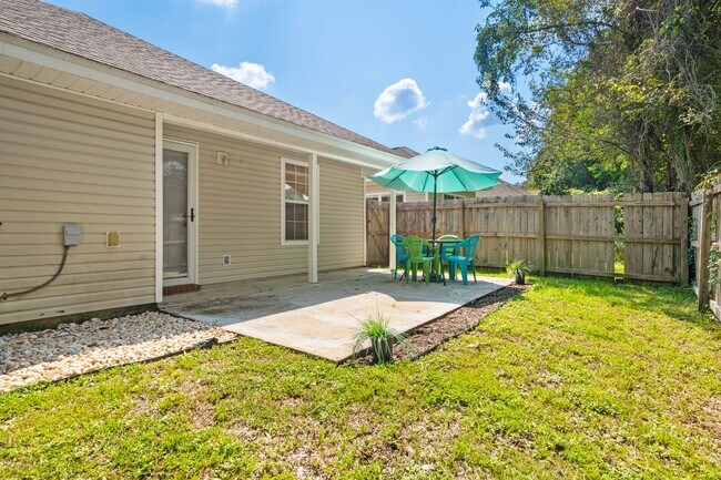 Building Photo - 5841 Last Big Tree Ln