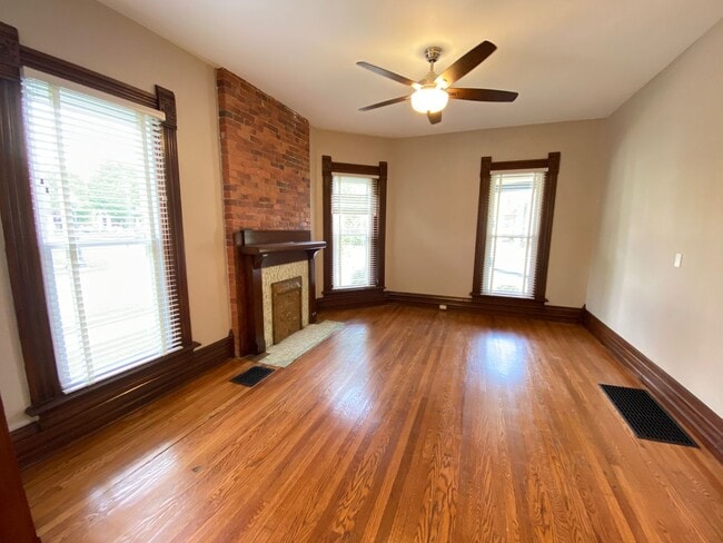 Building Photo - W King Ave 103-103.5 MLR