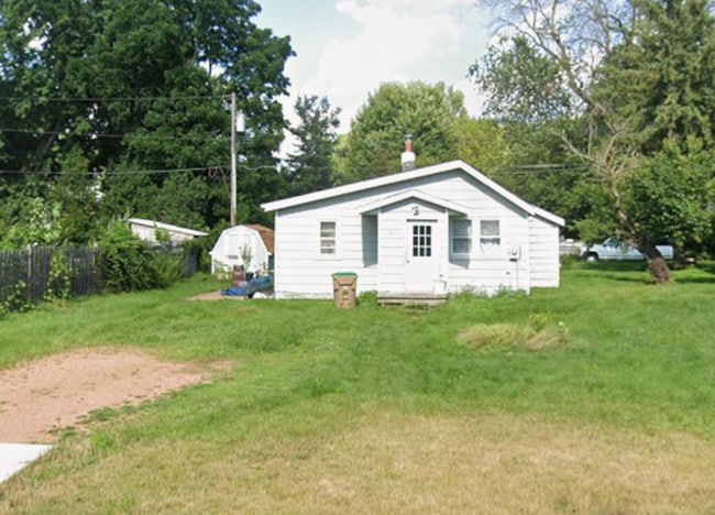 Primary Photo - 25 Chippewa St