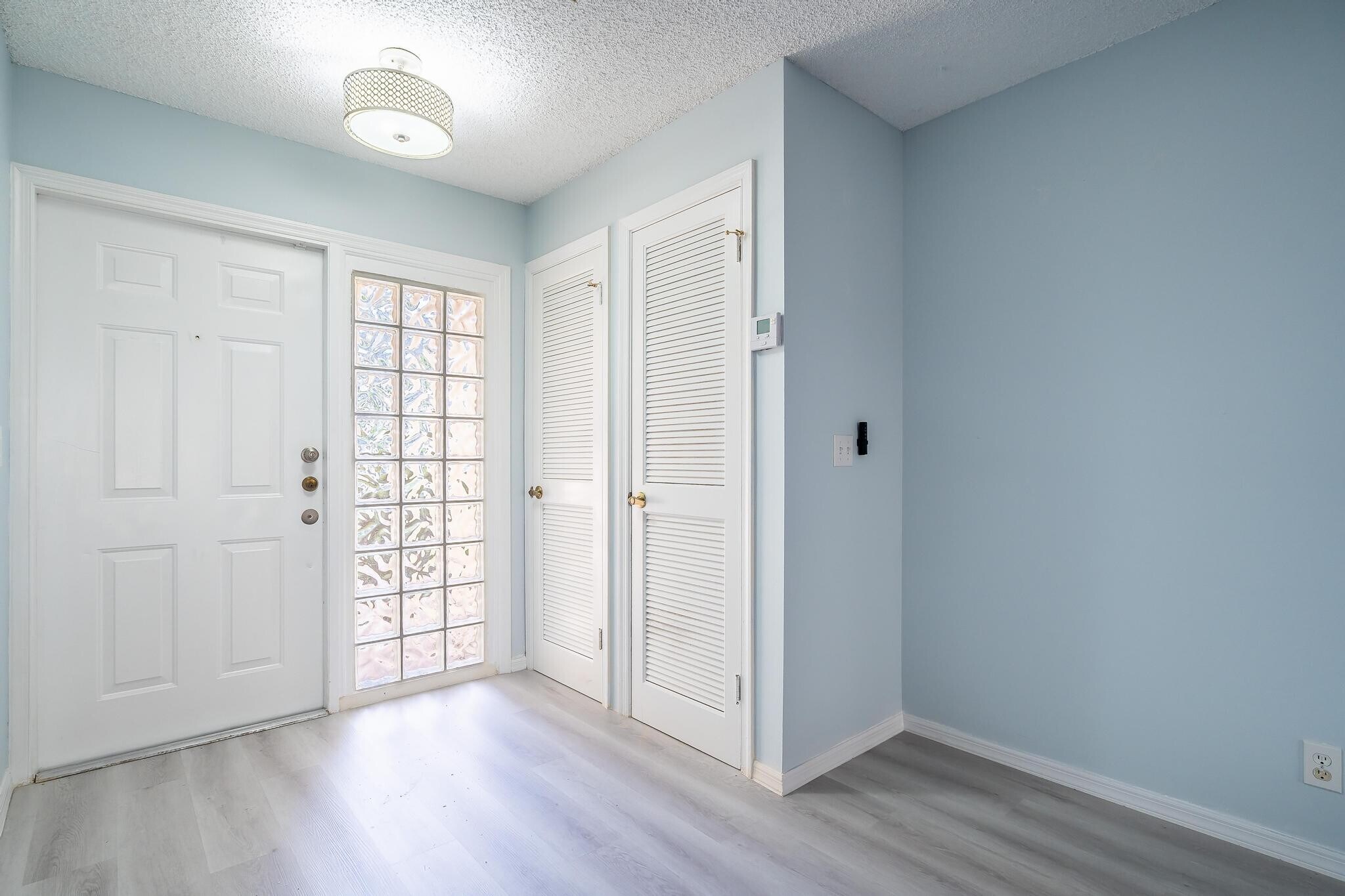 Building Photo - 3351 Emerald Oaks Dr