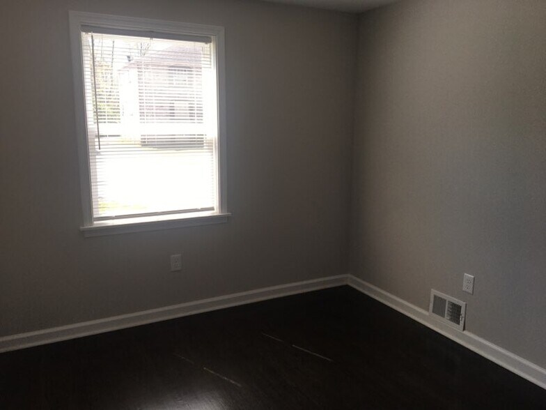 Building Photo - 1703 Lafayette Dr