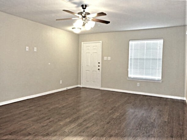 Building Photo - 2713 Sandberry Dr