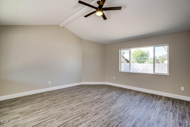 Building Photo - 215 S Doran