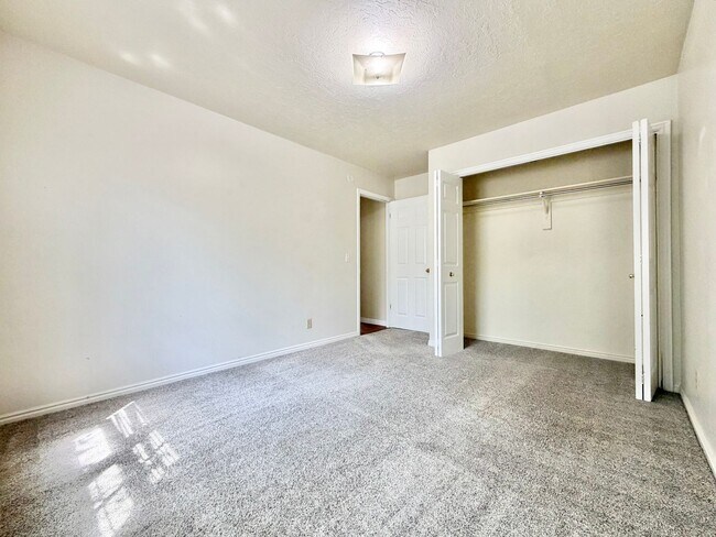 Building Photo - 2455 E 3700 N