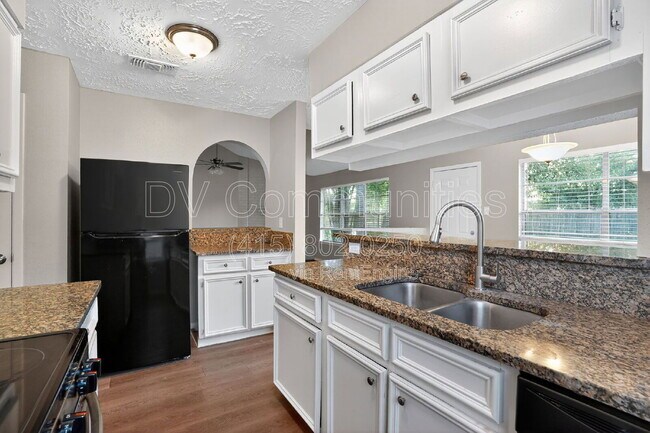 Building Photo - 20021 Cottonglade Ln