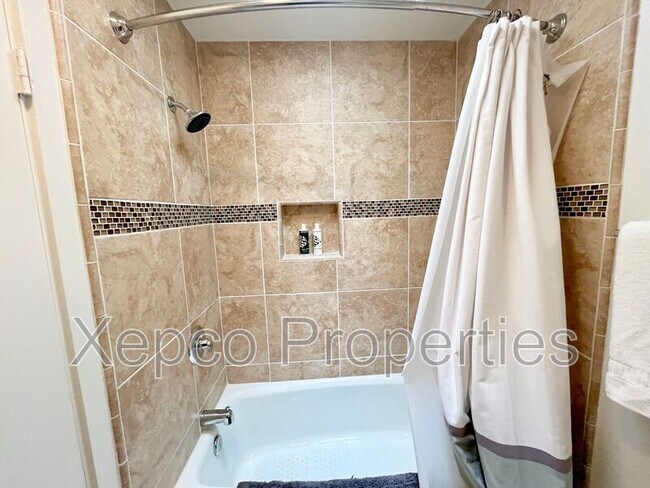 Building Photo - 76675 Sandpiper Dr