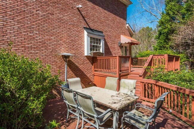 Building Photo - 1231 Wildcliff Cir