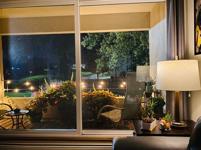 Building Photo - 2011 Viking Dr NW