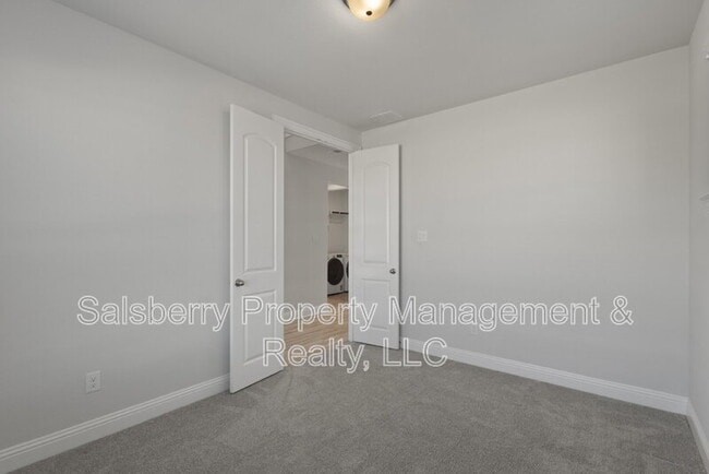 Building Photo - 2021 Daniel Dr