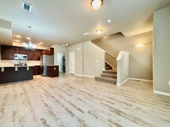 Building Photo - Beautiful 3 bed, 3 bath Townhome in West W...