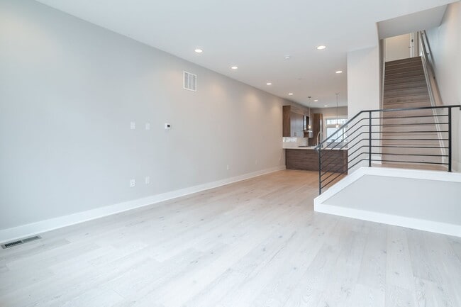 Building Photo - Northern Liberties Townhome with Parking