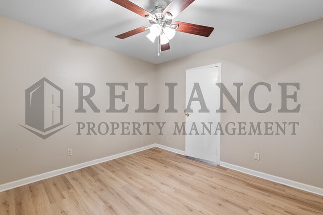 Building Photo - 209 N Topeka St