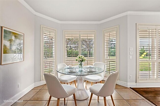 Building Photo - 365 Green Park Dr