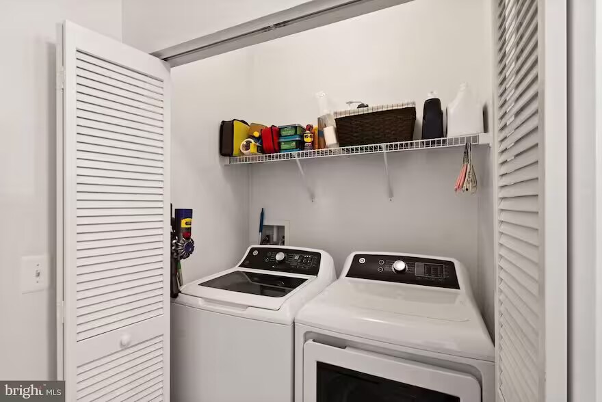 Building Photo - 2465 Army Navy Dr