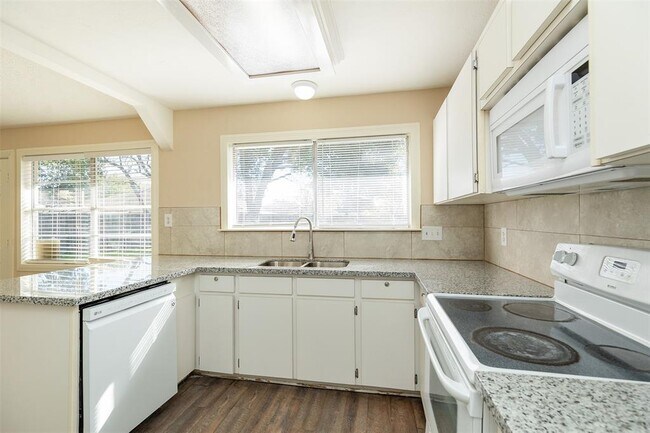 Building Photo - 7306 Thistleglen Cir