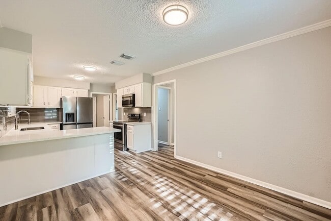 Building Photo - 401 Summer Pl Ct