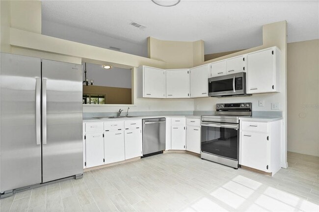 Building Photo - 617 4th Ave N