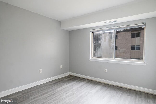 Building Photo - 12211 Braxfield Ct
