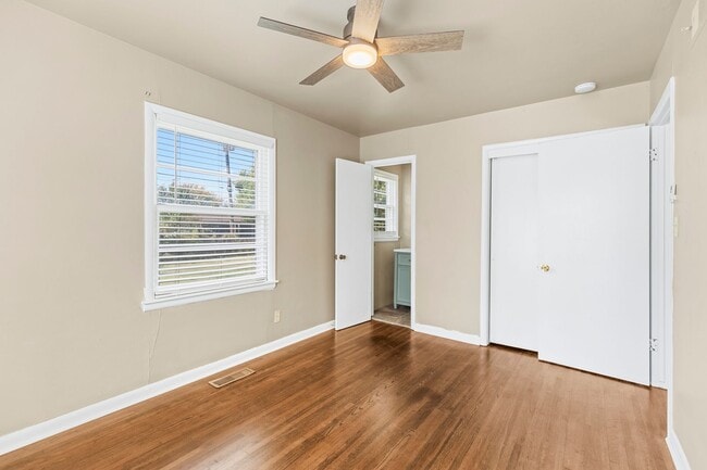 Building Photo - Charming 3-Bedroom Home Near the Rose Dist...