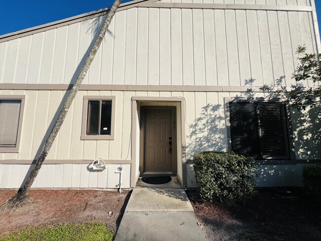 Building Photo - 11877 Sturbridge Ln