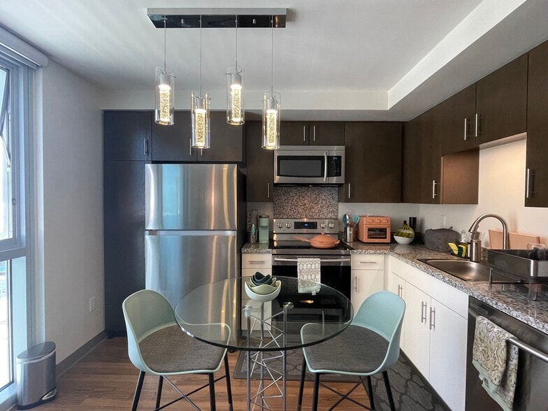 Building Photo - 988 Halekauwila St