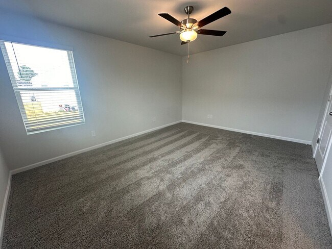 Building Photo - 191 Hornet Dr