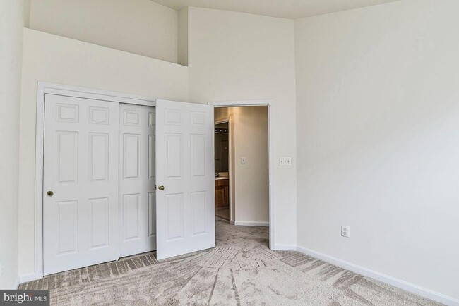 Building Photo - 6028 Madison Overlook Ct