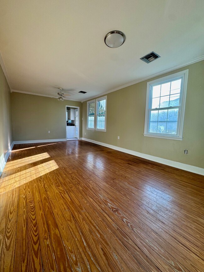 Building Photo - 1822 Homer St