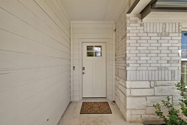 Building Photo - 120 Loon Dr