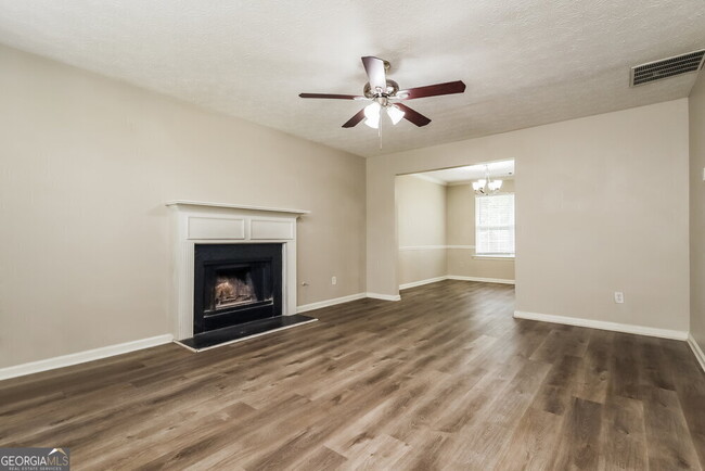 Building Photo - 154 Vinings Dr