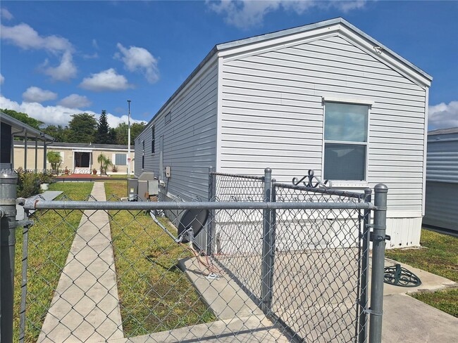 Building Photo - 35303 SW 180th Ave