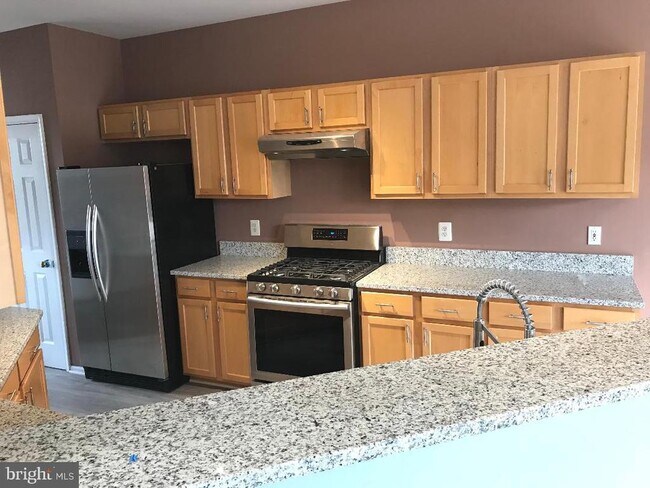 Building Photo - 42954 Beachall St