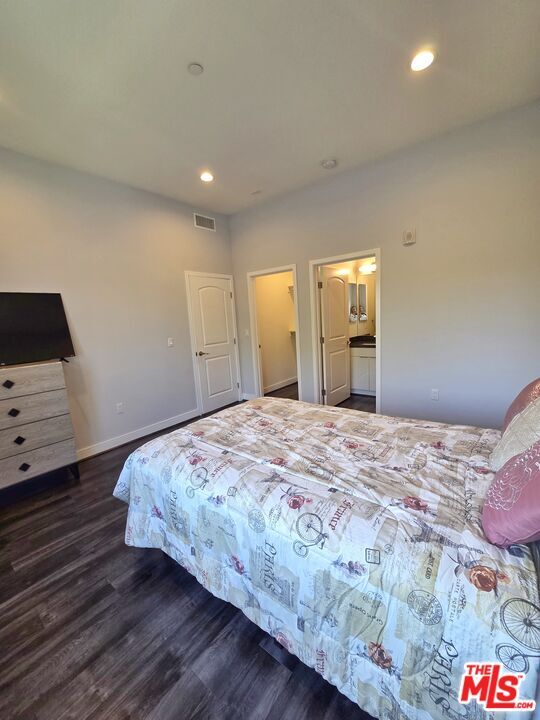 Building Photo - 2651 S Hobart Blvd