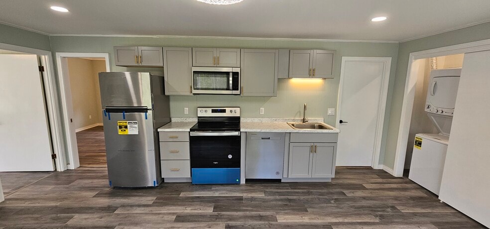 Building Photo - 1412 Hanshaw Rd