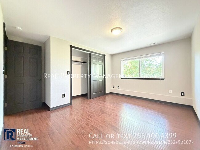 Building Photo - 1531 Vista Dr