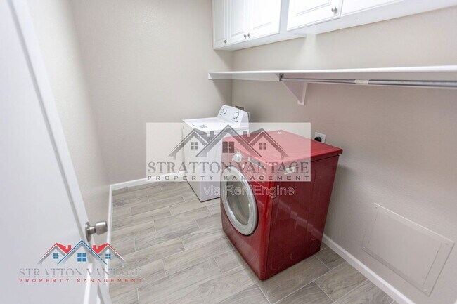 Building Photo - 16627 W McKinley St