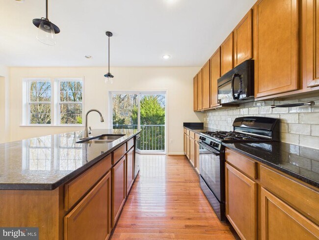 Building Photo - 18213 Jillian Ln