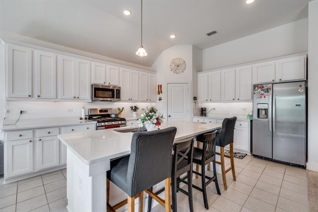 Building Photo - 1224 Villalonga Dr