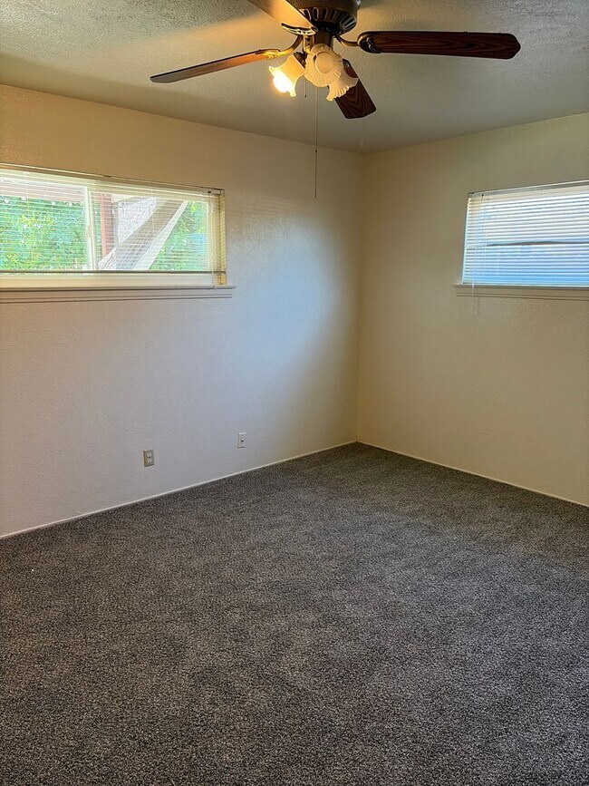 Building Photo - Contemporary Home with a pool near Bullard High School Fresno, CA