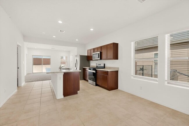 Building Photo - 308 Prism Ave SW