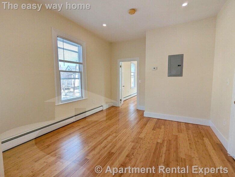 Building Photo - 19 Cameron Ave