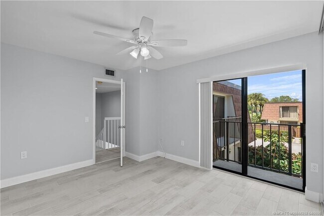 Building Photo - 3579 SW Sunset Trace Cir