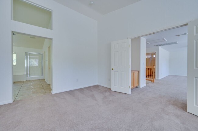 Building Photo - SW!! Southern Highlands!!! 4 Bedrooms!!!  ...